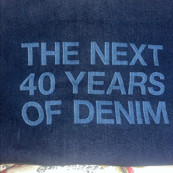 Guess - Picture 2 of 6